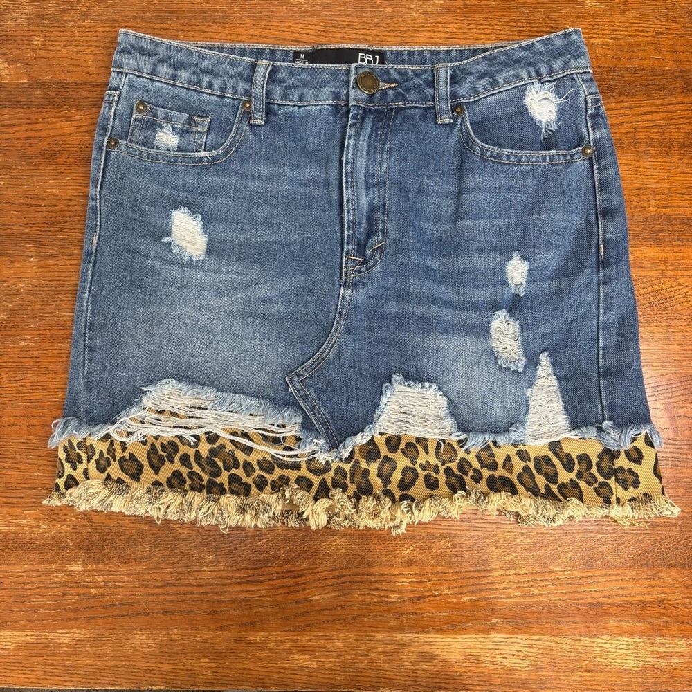 BBJ Los Angeles Leopard Trim Distressed Denim Mini Skirt Womens Size M - Picture 2 of 7